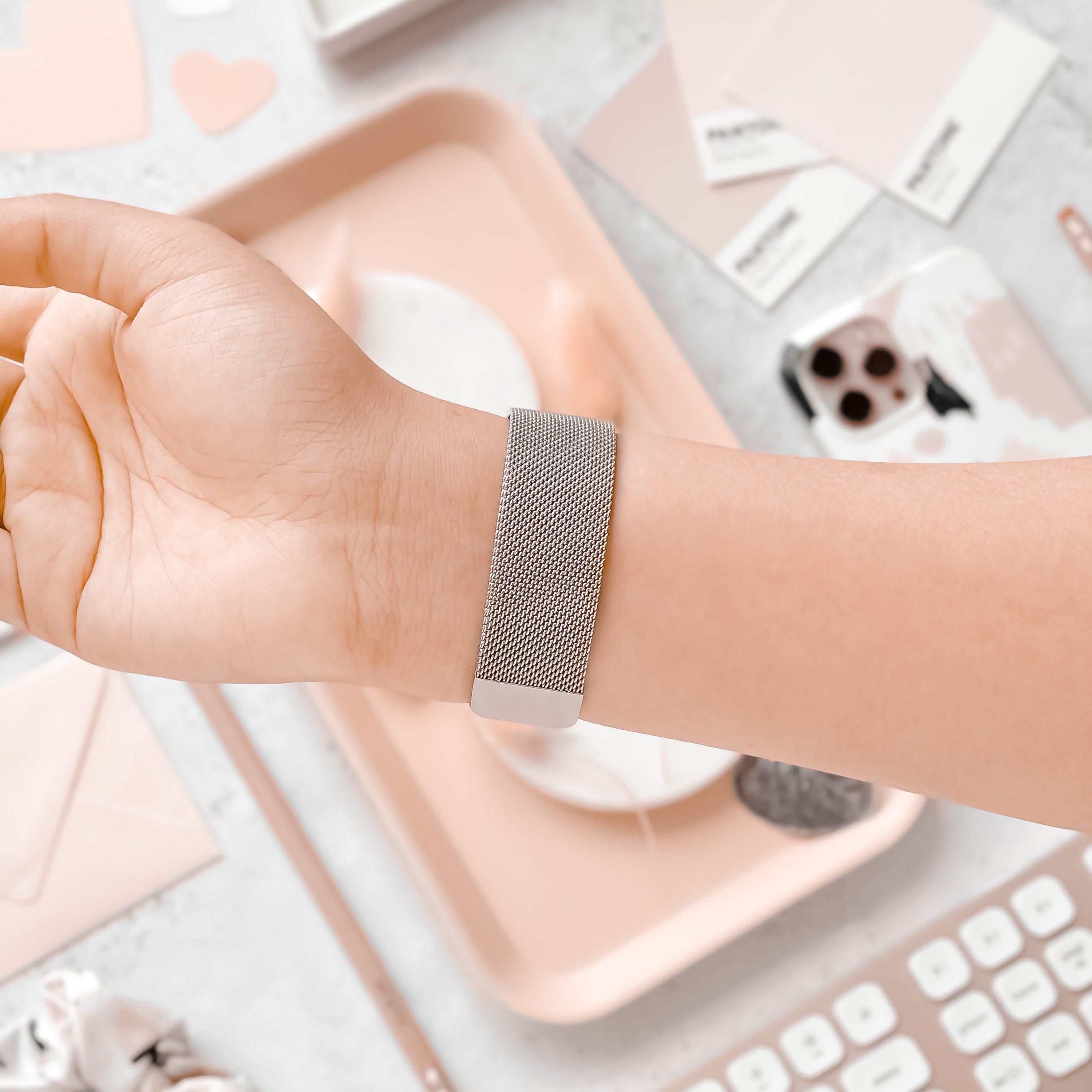 Manyetik Zincirli Apple Watch Kayışı - Gümüş